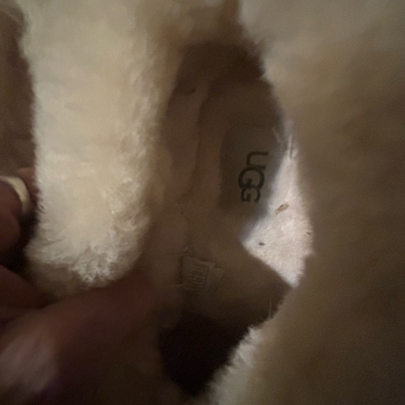 UGG Slippers/Shoes Women’s - Picture 9 of 12